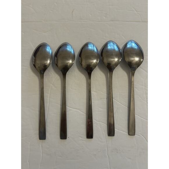 Vintage Customcraft Fluer De Lis Set Of 5 Soup/Dinner Spoon Stainless Flatware - Picture 7 of 9